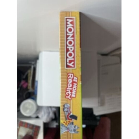 Monopoly At Home Reality Edition Hasbro 2021 NEW SEALED 2-6 Players Age 8+ - Picture 4 of 7